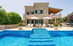 Villa Petmat - With Private Pool And 6 Bedrooms